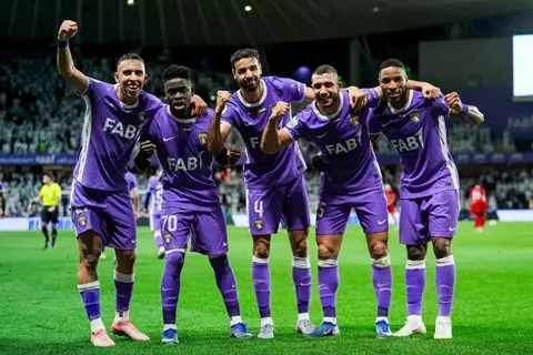  الزعيم لا يرحم الشارقة.. رامي ربيعة يقود العين للتتويج بالدوري الإماراتي